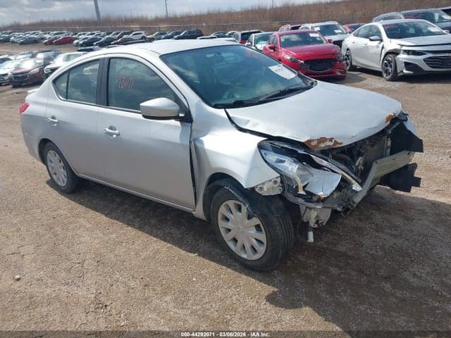 2019 NISSAN VERSA 1.6 SV 1