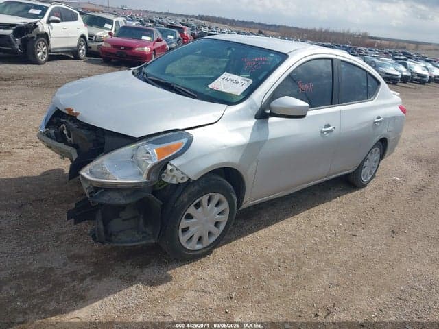 2019 NISSAN VERSA 1.6 SV 2