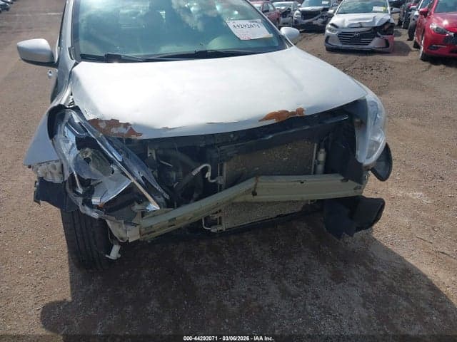 2019 NISSAN VERSA 1.6 SV 6