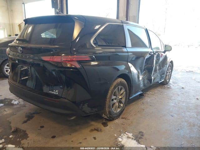 2021 TOYOTA SIENNA LE 4