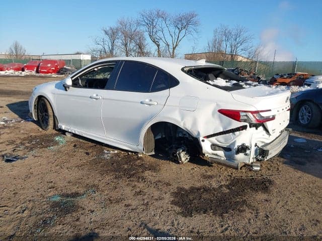 2025 TOYOTA CAMRY SE 3