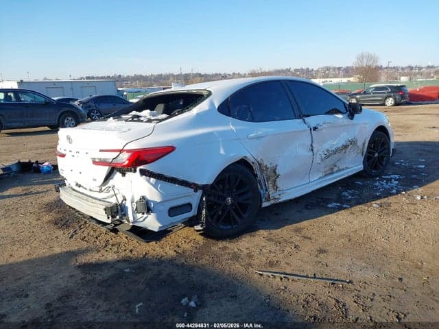 2025 TOYOTA CAMRY SE 4