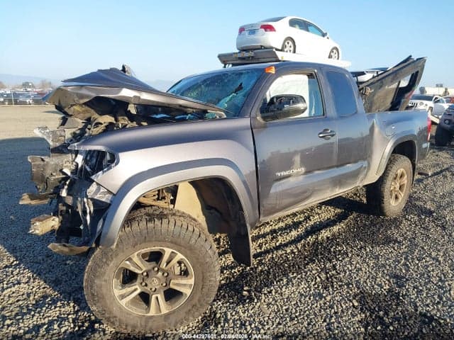 2017 TOYOTA TACOMA 2