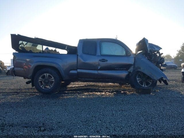 2017 TOYOTA TACOMA 13