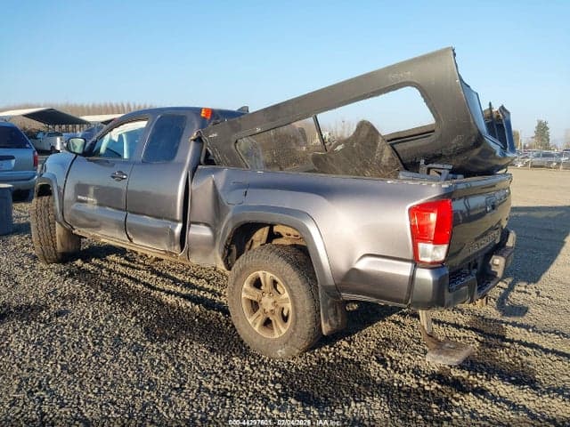 2017 TOYOTA TACOMA 3