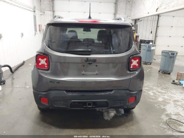 2017 JEEP RENEGADE ALTITUDE 4X4 16