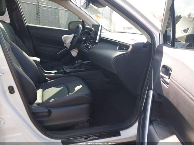 2026 TOYOTA COROLLA CROSS XLE 5