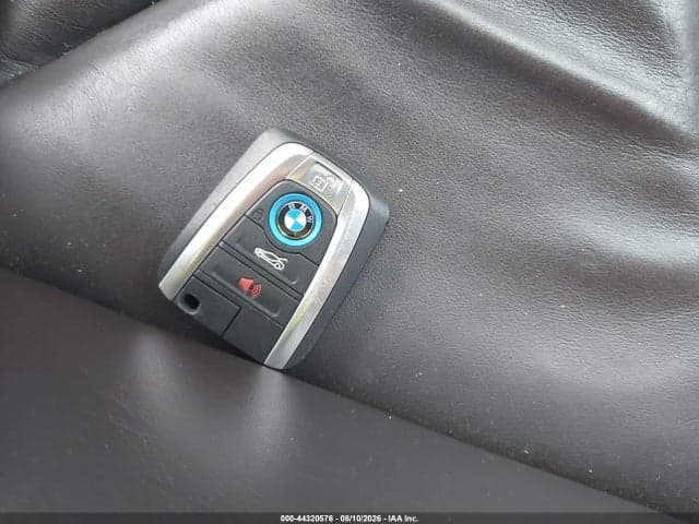 2019 BMW I8 11