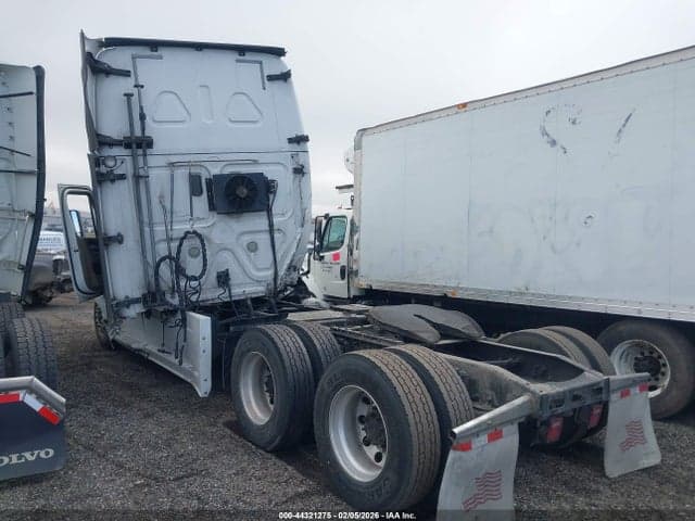 2017 FREIGHTLINER CASCADIA 125 3