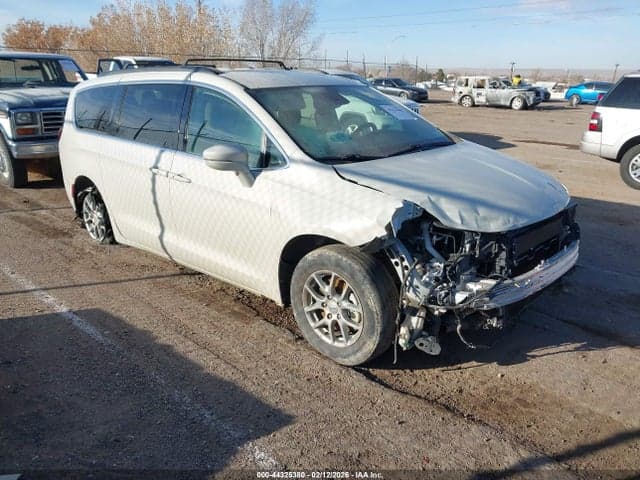 2021 CHRYSLER PACIFICA TOURING - 1