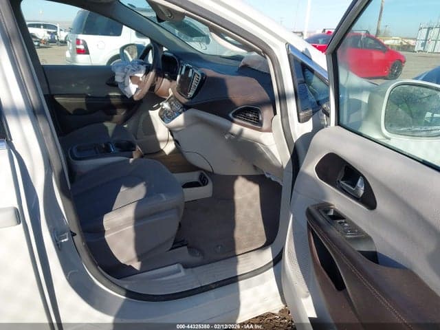 2021 CHRYSLER PACIFICA TOURING 5