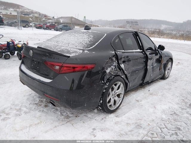 2020 ALFA ROMEO GIULIA TI AWD 4