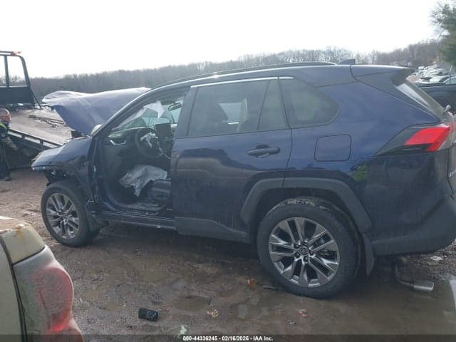 2024 TOYOTA RAV4 XLE PREMIUM 14