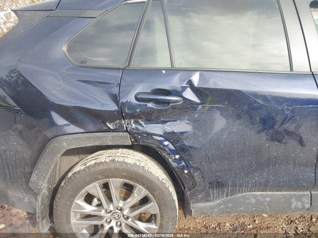 2024 TOYOTA RAV4 XLE PREMIUM 20