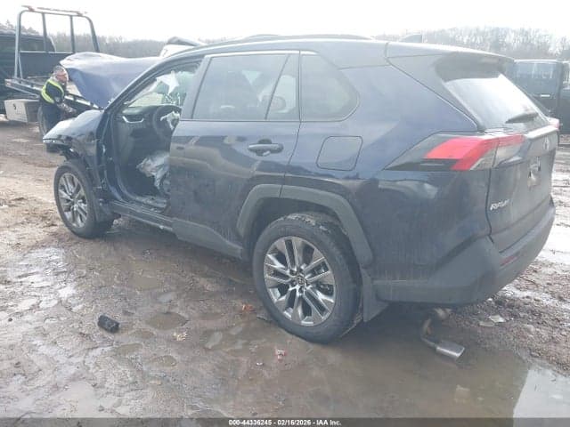 2024 TOYOTA RAV4 XLE PREMIUM 3