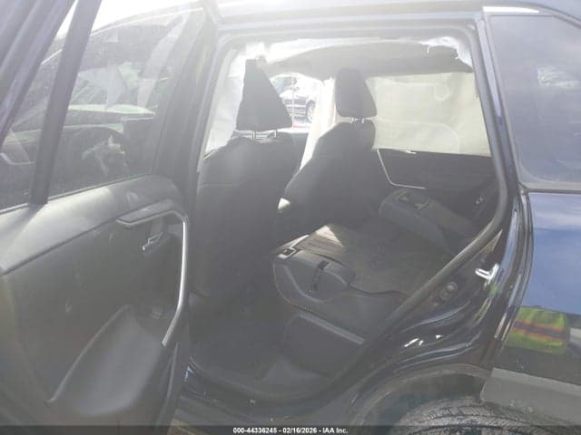 2024 TOYOTA RAV4 XLE PREMIUM 8