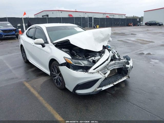 2022 TOYOTA CAMRY SE 1