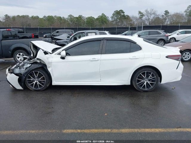 2022 TOYOTA CAMRY SE 14