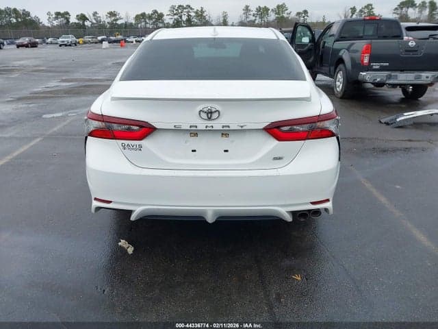 2022 TOYOTA CAMRY SE 16