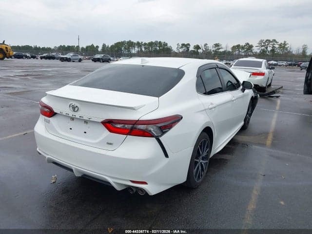 2022 TOYOTA CAMRY SE 4