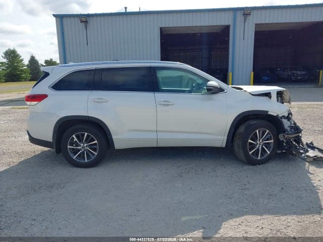 2018 TOYOTA HIGHLANDER XLE 13