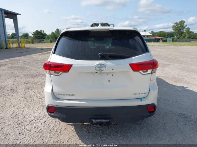 2018 TOYOTA HIGHLANDER XLE 16