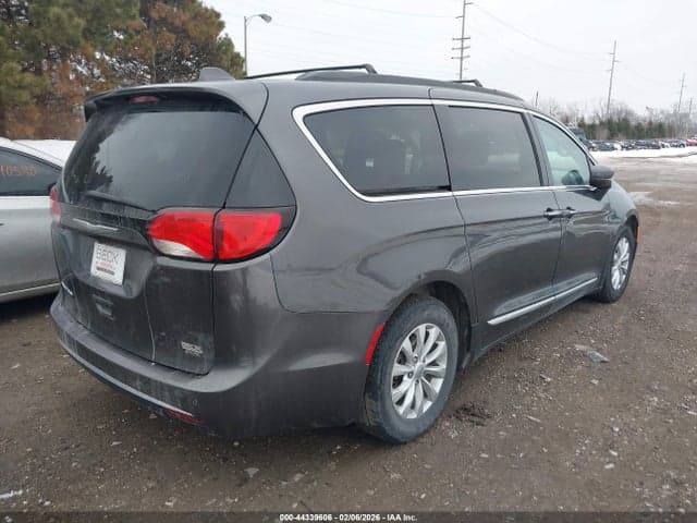 2017 CHRYSLER PACIFICA TOURING-L 4