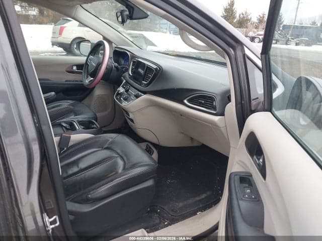 2017 CHRYSLER PACIFICA TOURING-L 5