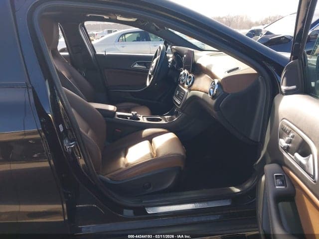 2020 MERCEDES-BENZ GLA 250 4MATIC 5
