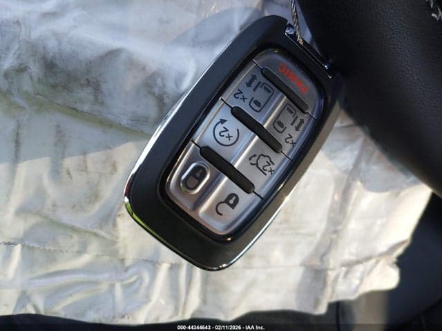 2025 CHRYSLER PACIFICA SELECT 11