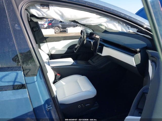 2026 TESLA MODEL X PLAID 5