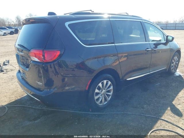 2017 CHRYSLER PACIFICA TOURING-L 4