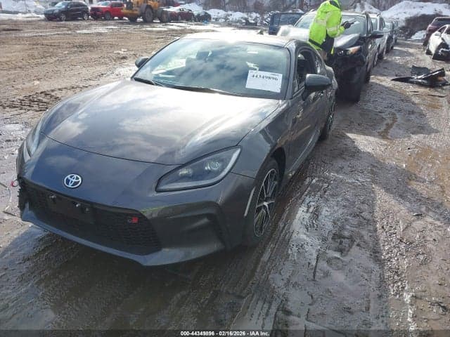 2025 TOYOTA GR86 2