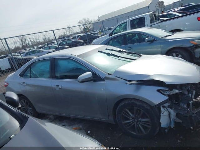 2017 TOYOTA CAMRY SE 14