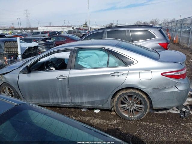 2017 TOYOTA CAMRY SE 15