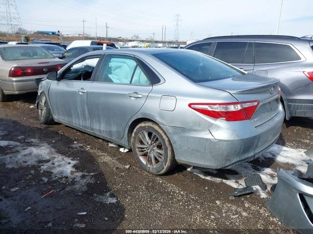 2017 TOYOTA CAMRY SE 3