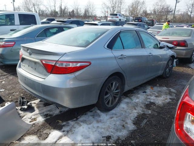 2017 TOYOTA CAMRY SE 4