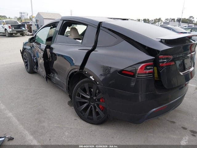 2025 TESLA MODEL X PLAID 3