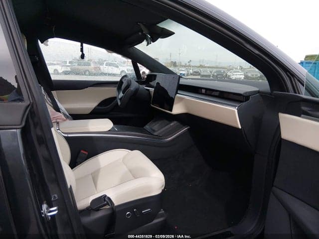 2025 TESLA MODEL X PLAID 5