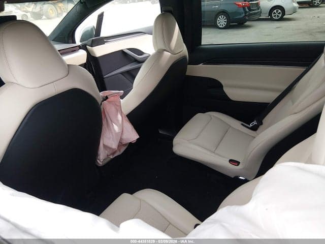 2025 TESLA MODEL X PLAID 8