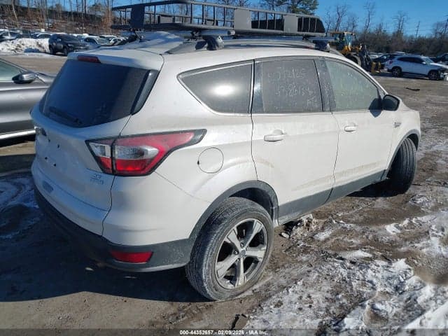2017 FORD ESCAPE SE 4