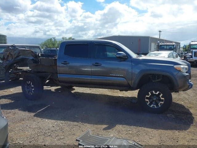 2017 TOYOTA TACOMA SR5 V6 13