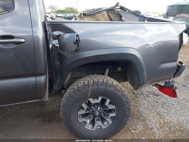 2017 TOYOTA TACOMA SR5 V6 6
