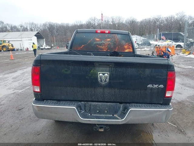 2017 RAM 1500 TRADESMAN 4X4 6'4 BOX 17