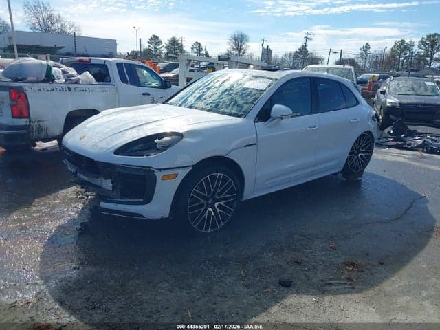 2025 PORSCHE MACAN S 2