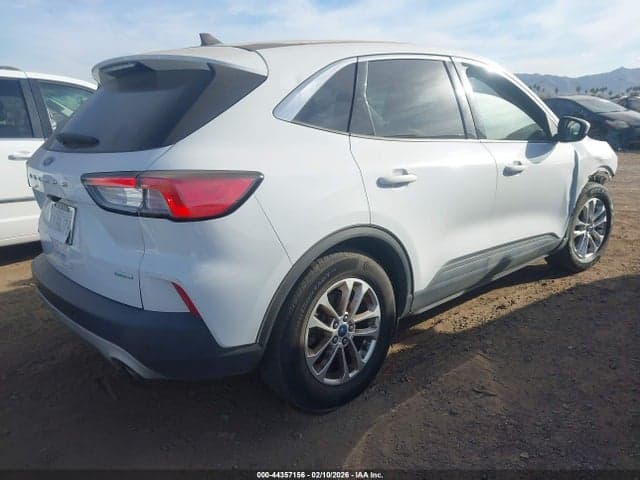 2020 FORD ESCAPE SE 4
