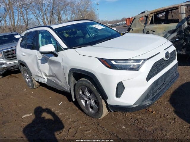 2023 TOYOTA RAV4 XLE 1