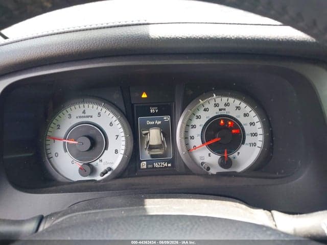 2017 TOYOTA SIENNA SE PREMIUM 8 PASSENGER 7