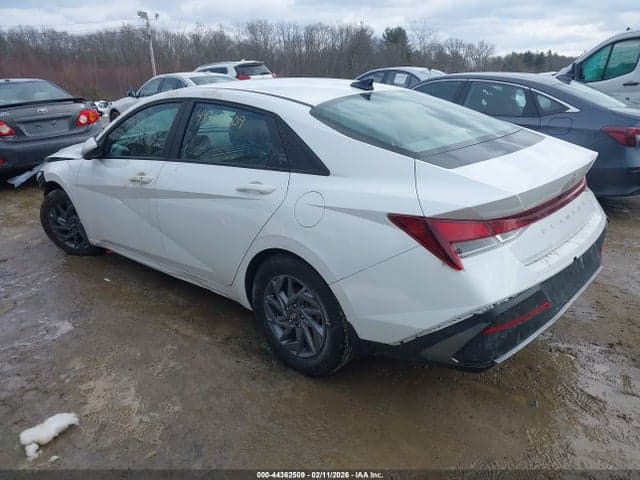 2024 HYUNDAI ELANTRA SEL 3