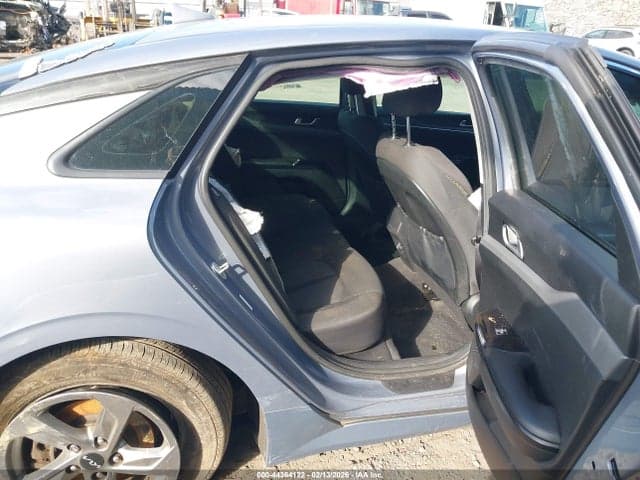 2023 KIA K5 LXS 8